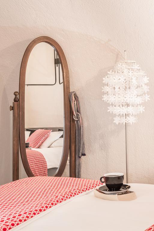 Nonis Apartments Тира Экстерьер фото