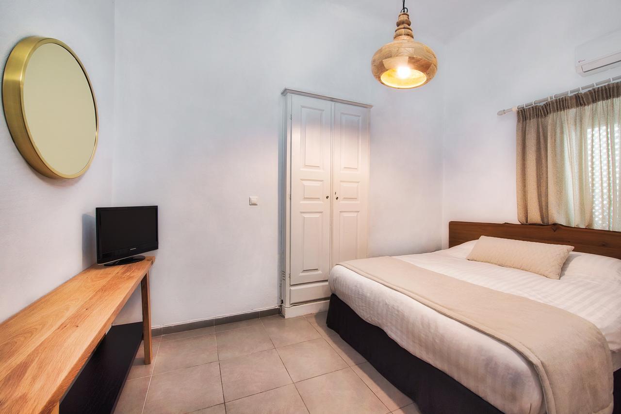 Nonis Apartments Тира Экстерьер фото
